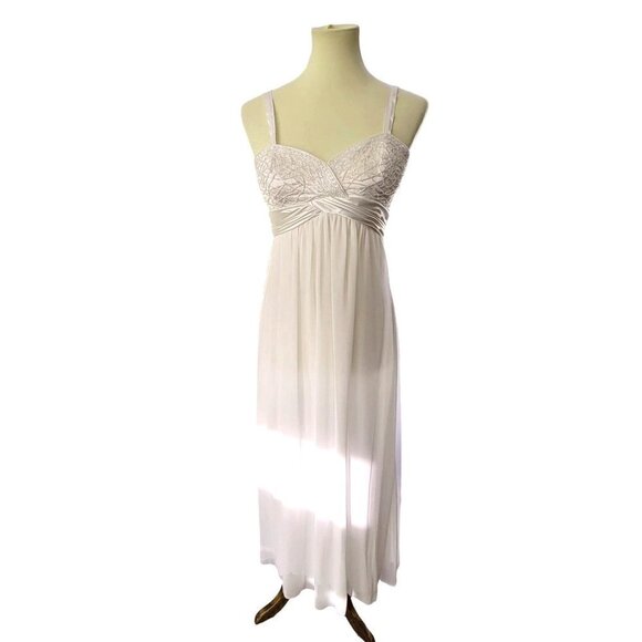 Beautiful Hailey Wedding Dress by Adrianna Papell - Picture 1 of 13